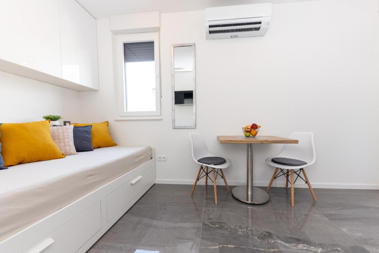 New Studio For 2, Free Private Garage Spot, Wi-Fi, 200 M From Mall Of Split Dış mekan fotoğraf