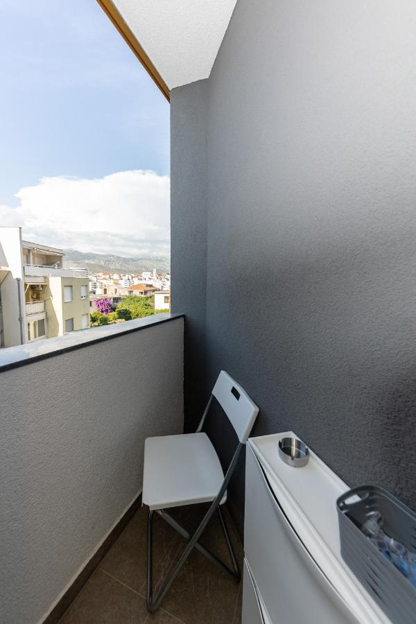 New Studio For 2, Free Private Garage Spot, Wi-Fi, 200 M From Mall Of Split Dış mekan fotoğraf